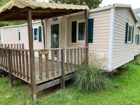 Bungalow charmant à Argences-en-Aubrac avec piscine partagée